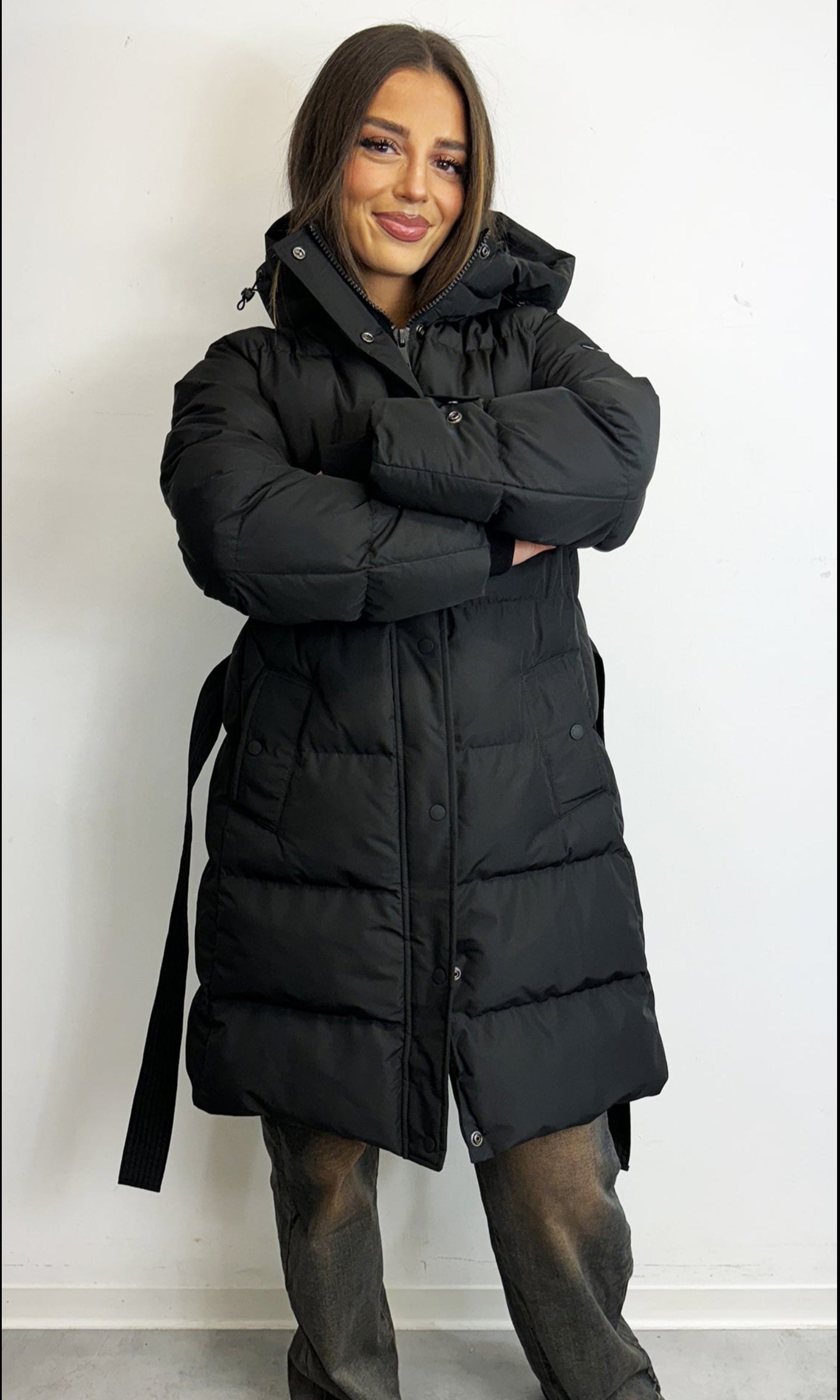 Mones Mynara - Daunen Steppmantel mit Gürtel